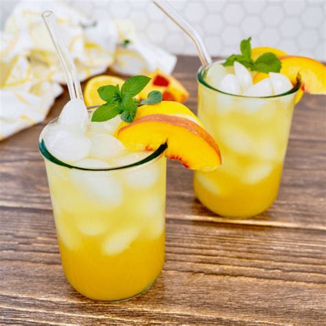 easy-iced-peach-green-tea-lemonade image