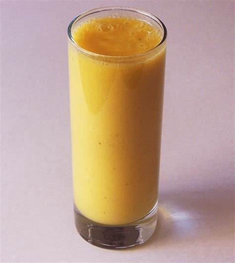 pineapple-ginger-and-banana-smoothie-epicures-table image