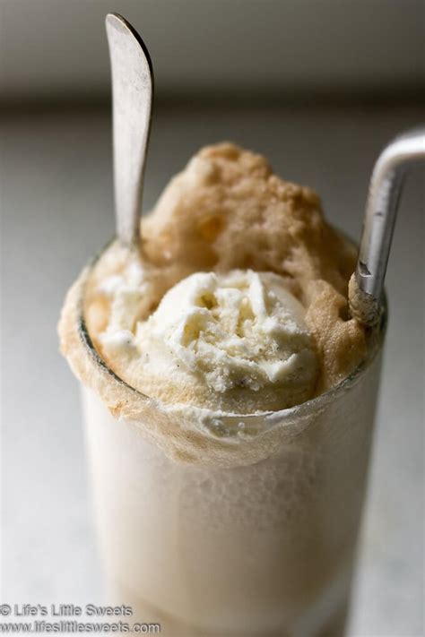 root-beer-float-recipe-sweet-dessert-drink-vanilla image