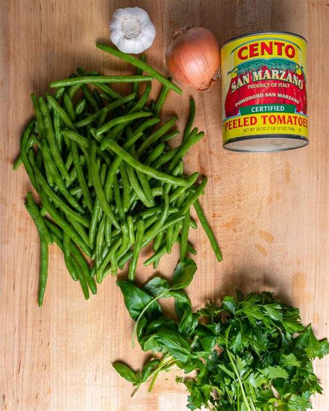green-beans-with-tomato-sauce-sip-and-feast image