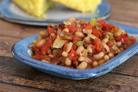 spicy-black-eyed-peas-with-tomatoes-and-peppers image