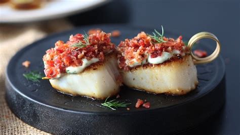 seared-scallops-with-bacon-crumb-and-dill image