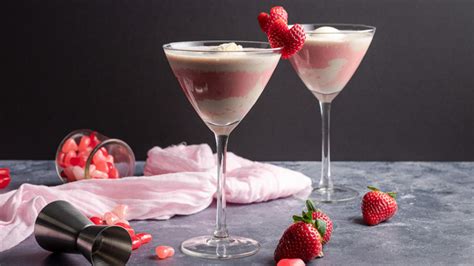 strawberries-cream-mudslide-recipe-amandas-cookin image