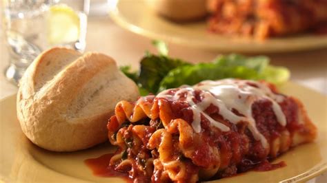 beef-and-spinach-lasagna-roll-ups image