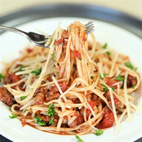 slow-cooker-spaghetti-bolognese-recipe-easy-spaghetti image