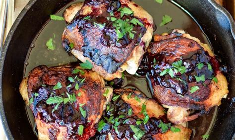 crispy-chicken-thighs-in-blueberry-sauce-honest image