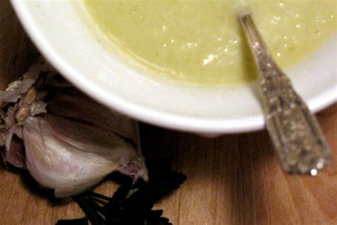 recipe-creamy-leek-and-yogurt-soup image