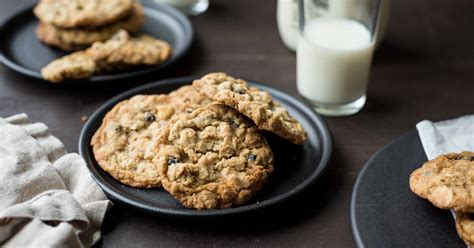 white-chocolate-chip-and-currant-oatmeal-cookies image