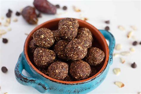 no-bake-chocolate-energy-balls-recipe-foodal image