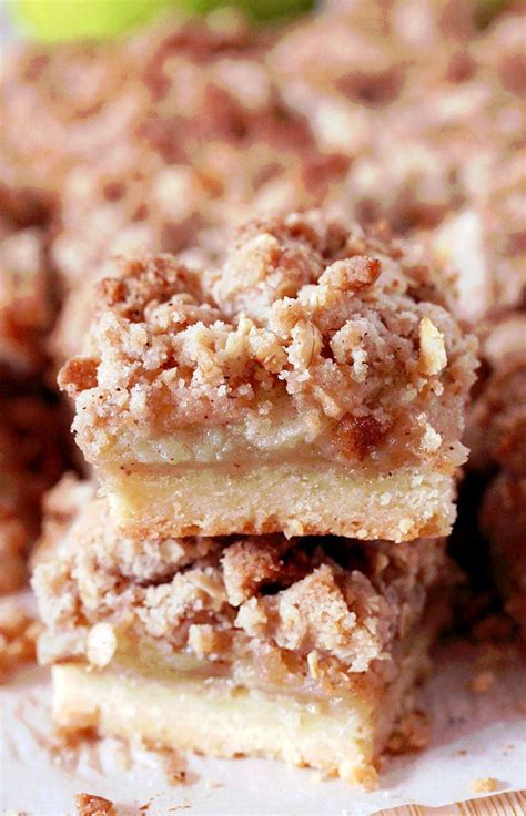easy-apple-crisp-bars-crunchy-and-juicy-dessert-at-the image