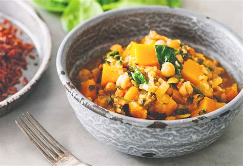 chickpea-curry-with-pumpkin-and-baby-spinach-gi image