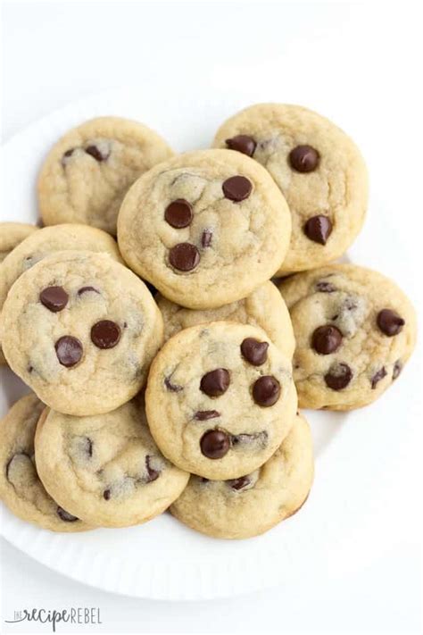 moms-chocolate-chip-cookies-the-recipe-rebel image