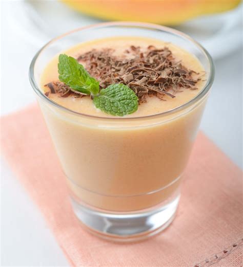 papaya-banana-smoothie-recipe-by-archanas-kitchen image