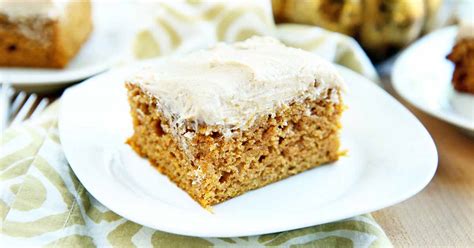 pumpkin-cake-recipe-with-spiced-vanilla-buttercream image