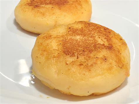 llapingacho-ecuadorian-stuffed-potato-patty-with-cheese image
