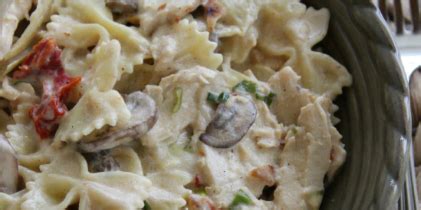 bowtie-pasta-with-artichokes-and-mushrooms-meal image