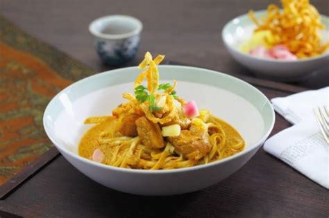 northern-thai-curry-noodle-with-chicken-khao-soi image