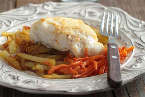 lemon-garlic-halibut-recipe-with-roasted-potatoes image