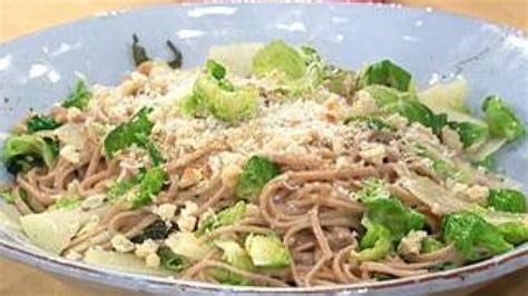 whole-wheat-spaghetti-with-brussels-sprouts-and-sage image