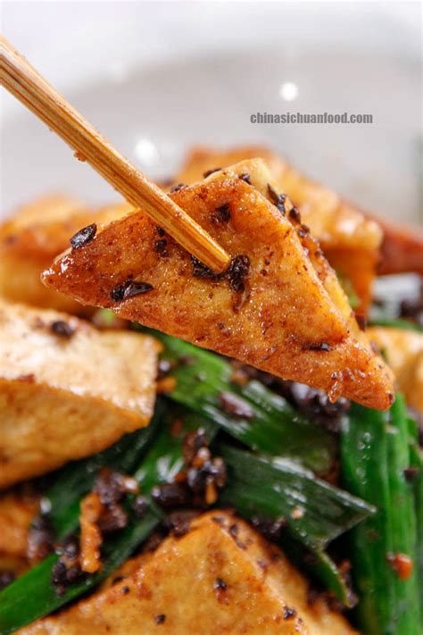 pan-fried-tofu-with-black-bean-sauce-china-sichuan image