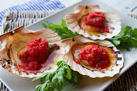baked-scallops-with-tomato-sauce-italian-food-forever image
