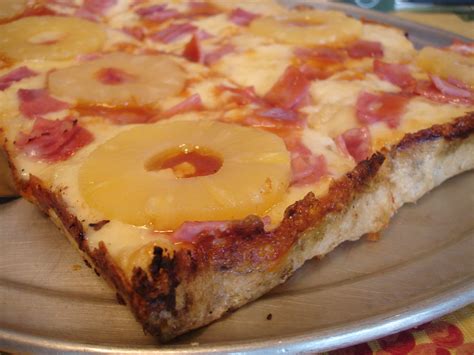 hawaiian-pizza-wikipedia image