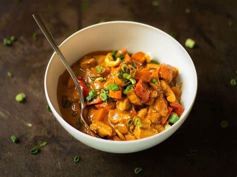 butter-chicken-in-mildly-spiced-tomato-sauce-kitchen image