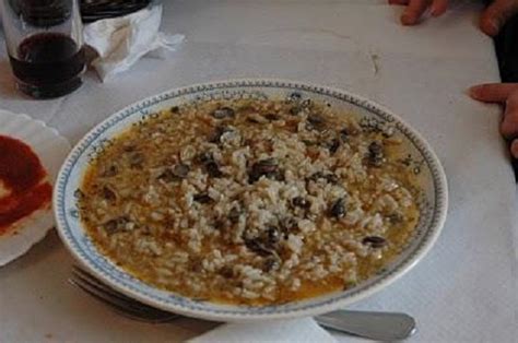azorean-clams-and-rice-lapas-com-arroz-easy image