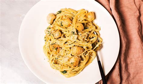 creamy-lemon-dill-pasta-with-bay-scallops-tried image