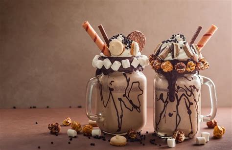 chocolate-chip-cookie-milkshake-recipe-by-hannah image