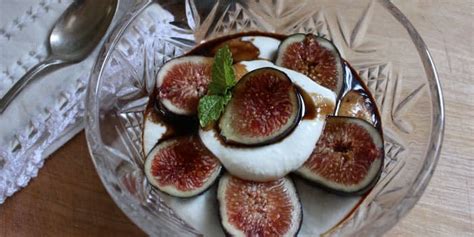 figs-recipe-with-honey-ricotta-and-balsamic-the image