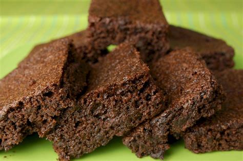 low-fat-brownies-joyofbakingcom-video image