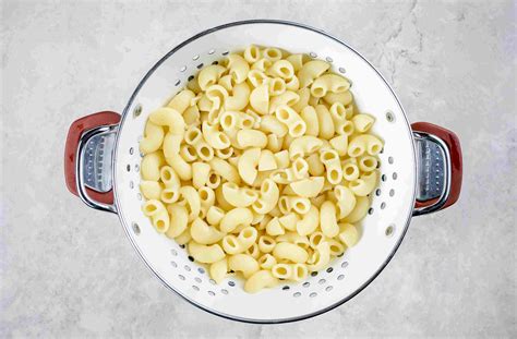 slow-cooker-macaroni-and-cheese-recipe-the-spruce-eats image