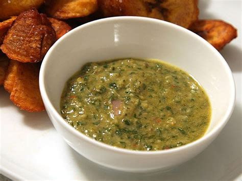 mint-mojo-puerto-rican-style-garlic-sauce-with-mint image