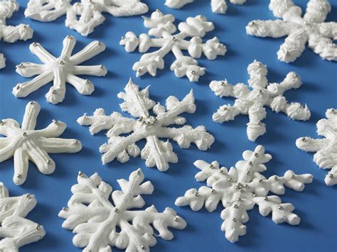 minty-meringue-snowflakes image