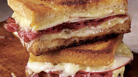 cheddar-apple-and-pastrami-grilled-cheese image