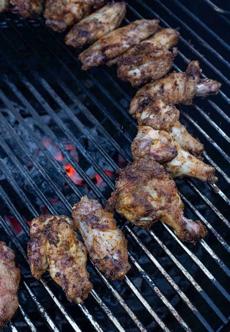 grilled-chicken-wings-with-crispy-skin-vindulge image