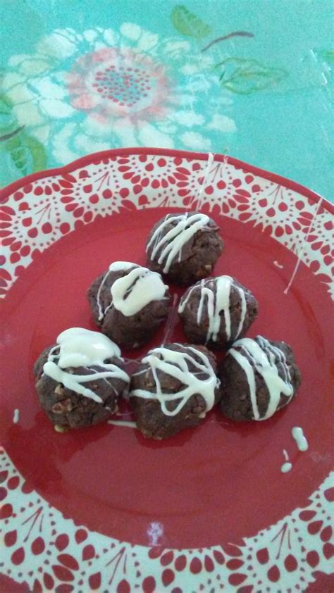 how-to-make-fudgy-bonbons-with-hersheys-kisses image