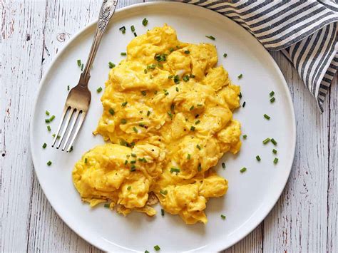 fluffy-scrambled-eggs-healthy-recipes-blog image