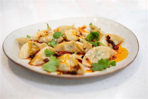 how-to-cook-scallop-and-chive-dumplings-far-west image