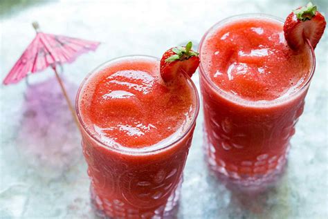 frozen-strawberry-daiquiri-recipe-simply image