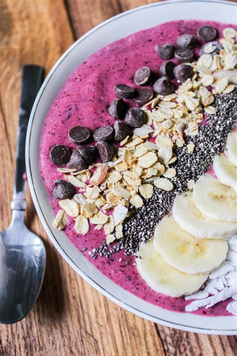 berry-almond-smoothie-bowl-what-molly-made image