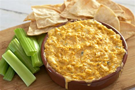 easy-buffalo-chicken-dip-tasty-ever-after image