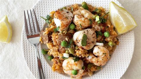 slow-cooker-seafood-paella-recipe-mashed image