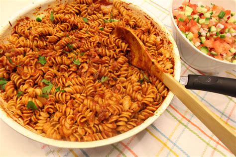 whole-wheat-pasta-with-easy-marinara-sauce-batels image