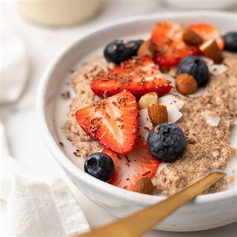 easy-low-carb-oatmeal-ready-in-15-minutes image