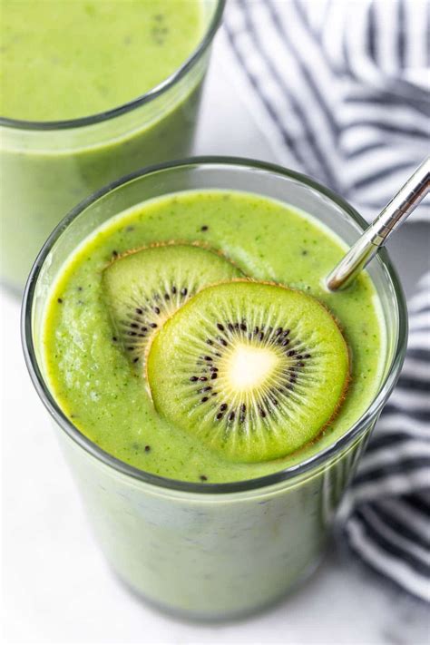 apple-kiwi-green-smoothies-simply-whisked image