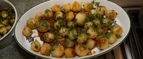 golden-creamed-onions-jewish-food-experience image