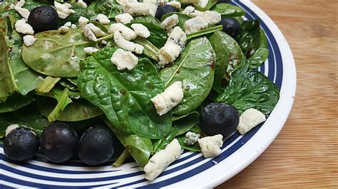 blueberry-blue-cheese-salad-recipe-mama-likes-to image