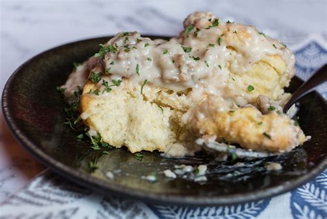 southern-style-vegan-biscuits-and-gravy-wow-its image